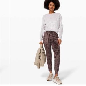 Lululemon ready to crush joggers